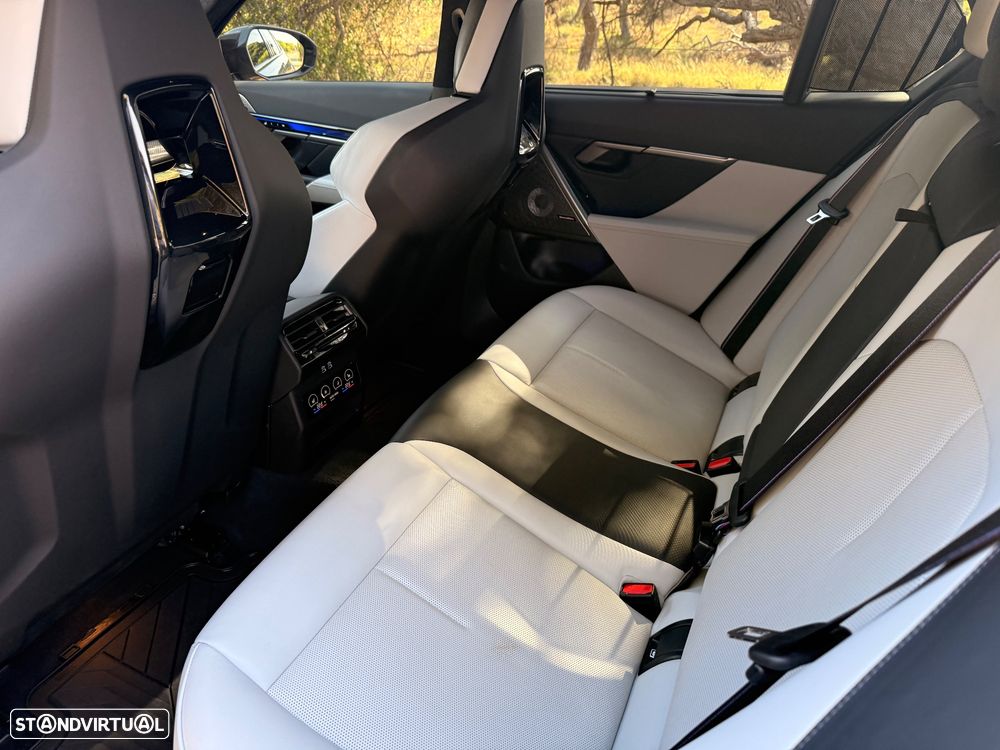 BMW M5 xDrive - 14