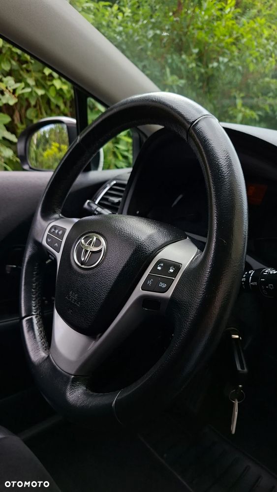 Toyota Avensis Touring Sports 1.8 Executive - 20
