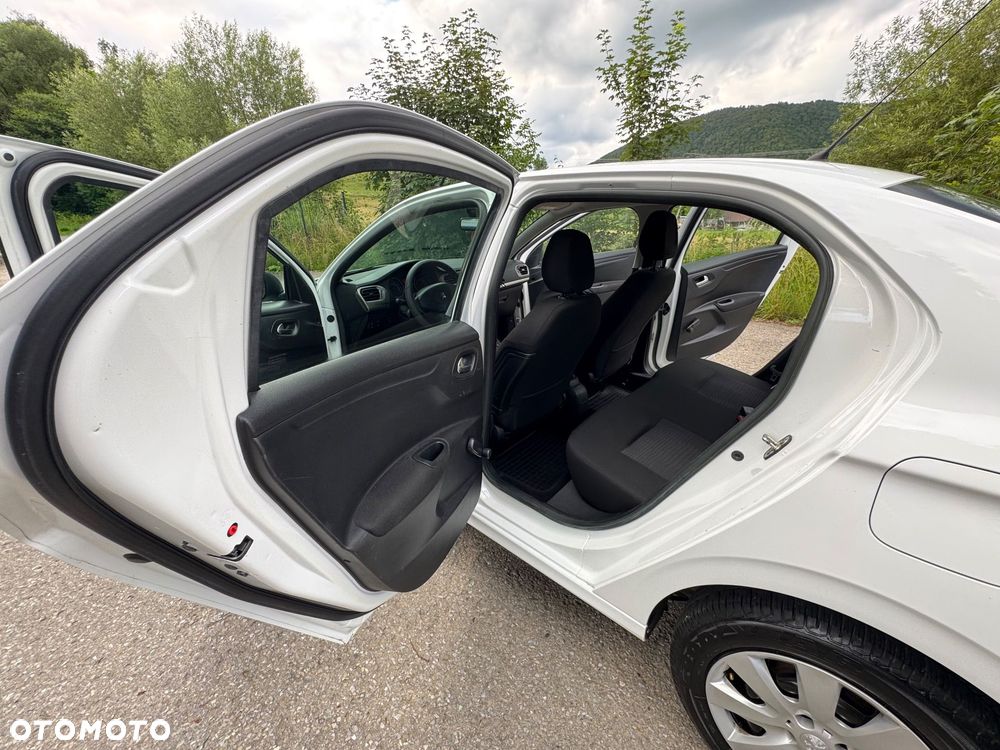 Peugeot 301 1.2 Pure Tech Active - 11
