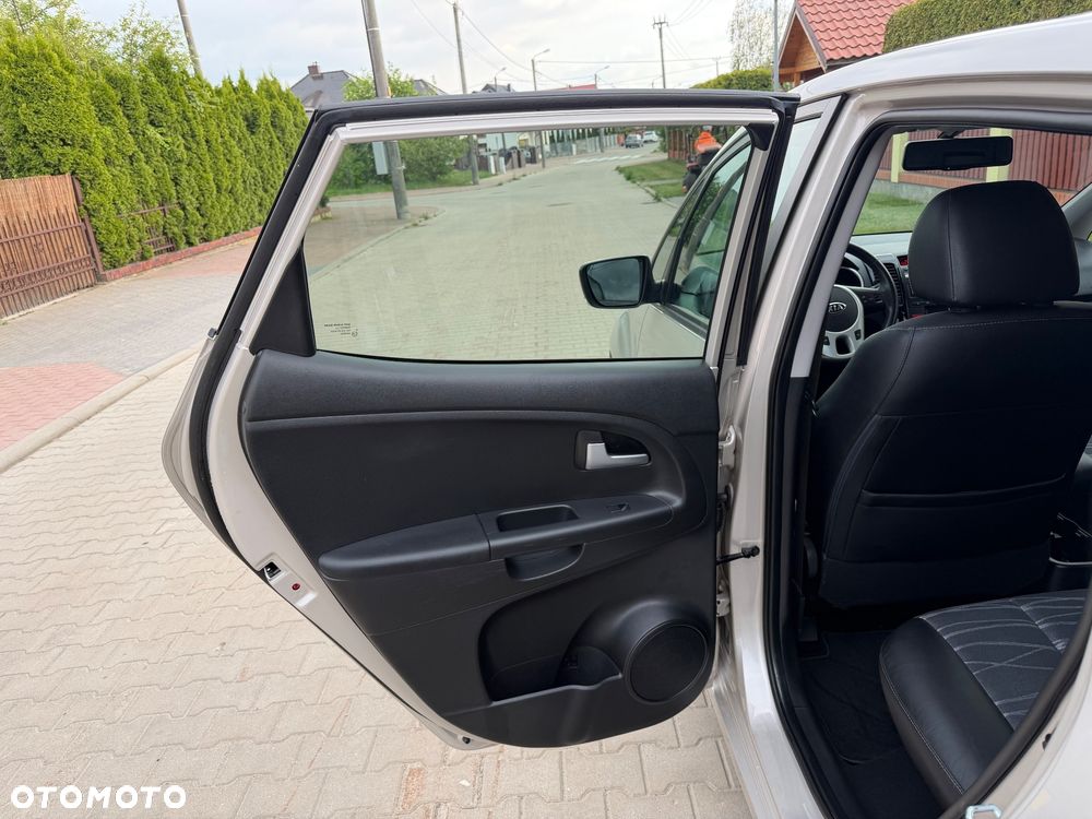 Kia Venga 1.6 CVVT Titanium Collection - 20