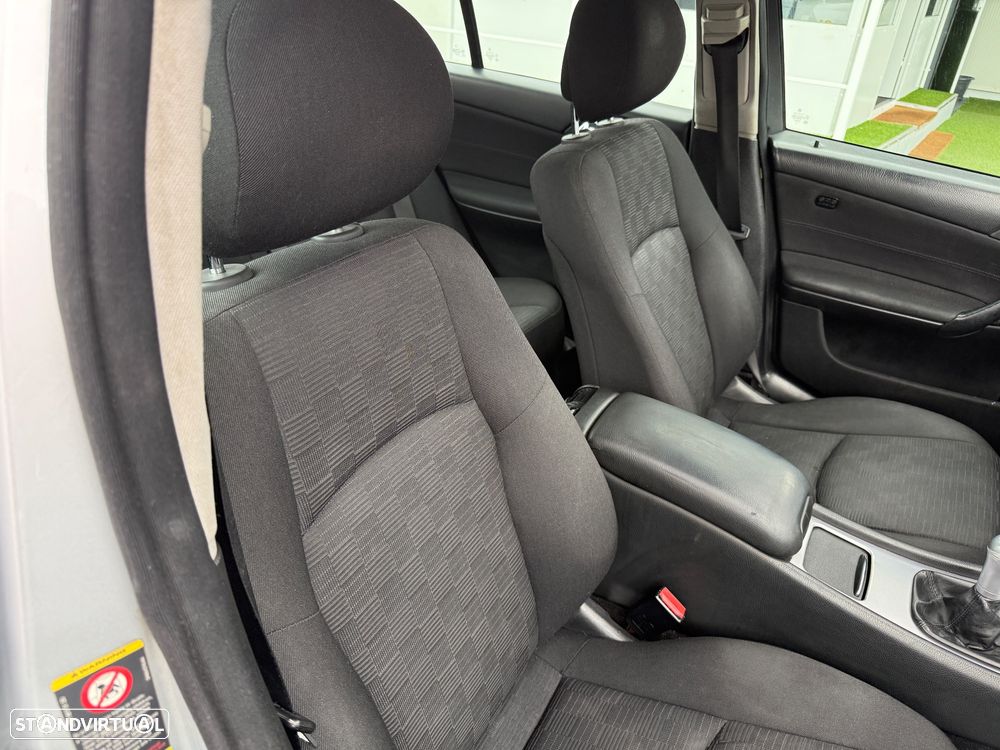 Mercedes-Benz C 200 - 23