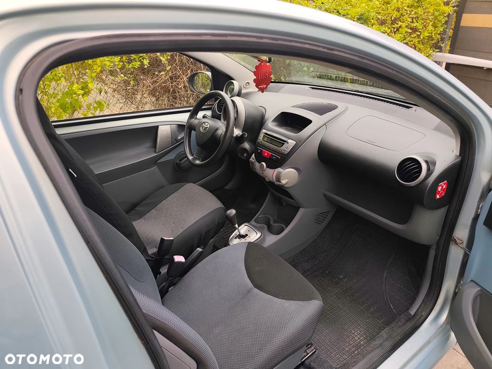 Toyota Aygo ver-1-0-vvt--i-luna-a-c-mm - 12