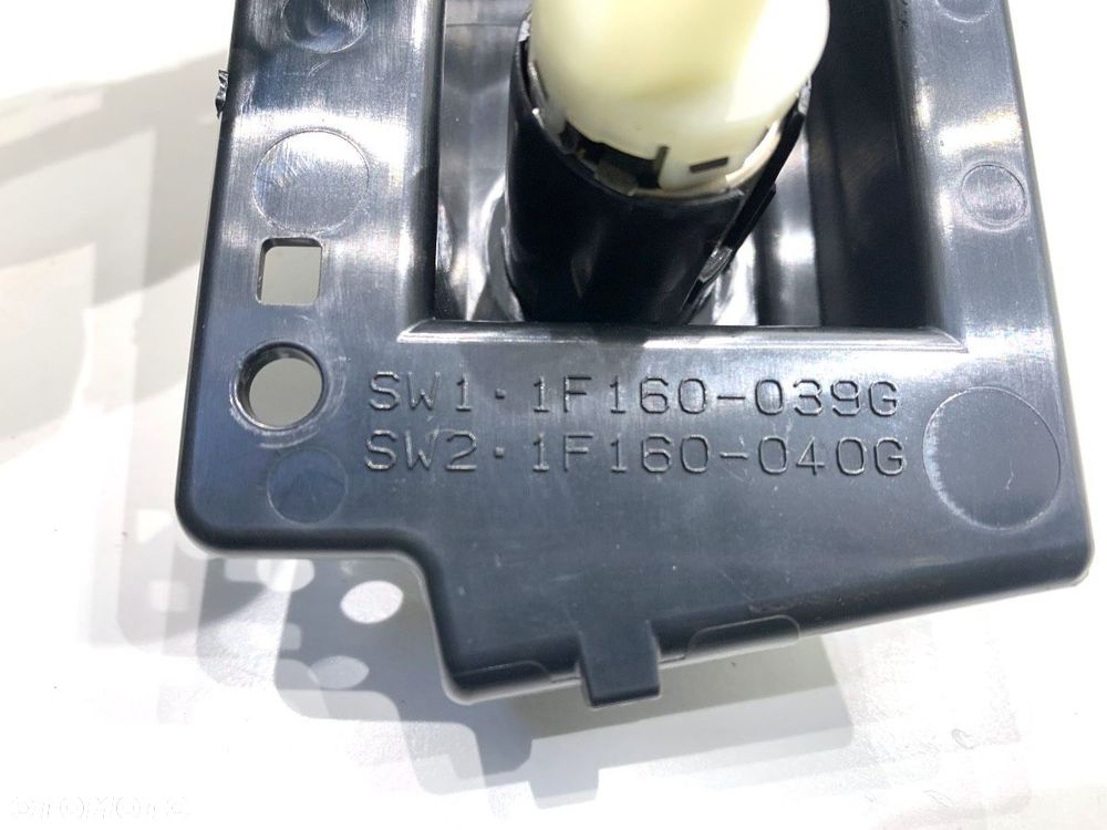 GNIAZDO USB  LEXUS LBX (_AYH1_, _AYA1_) 2023 - Hybrid 100 kW [136 KM] Hybryda silnik benzynowy / - 6