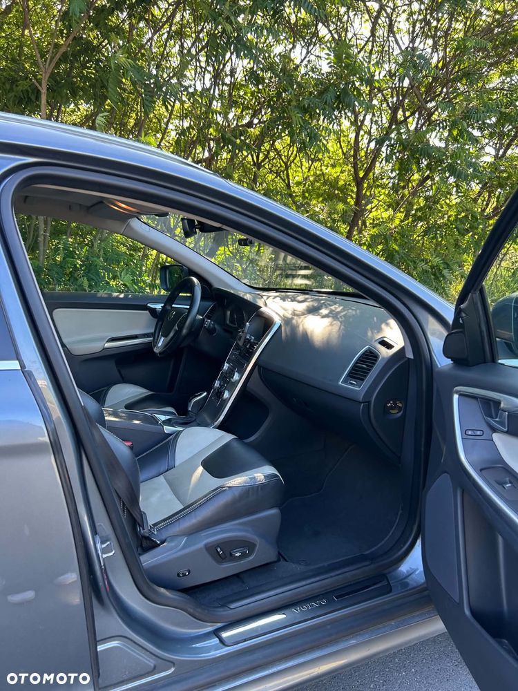 Volvo XC 60 D4 Drive-E Summum - 4