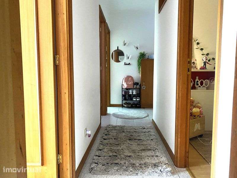 T1+1 Centro Gueifaes Impecavel - Excelente Estado p/ Investidores! - Grande imagem: 2/12
