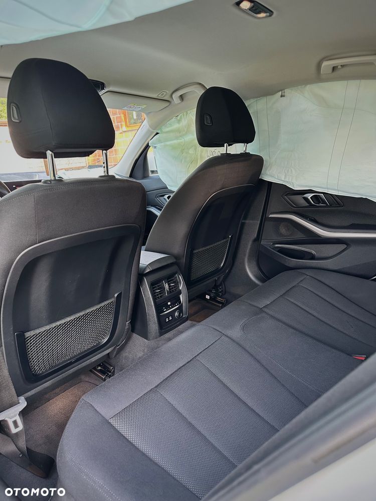 BMW Seria 3 318d - 36