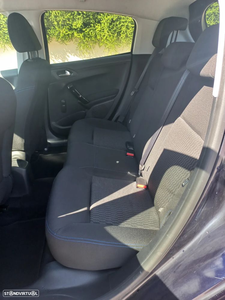 Peugeot 208 1.5 BlueHDi Signature - 11