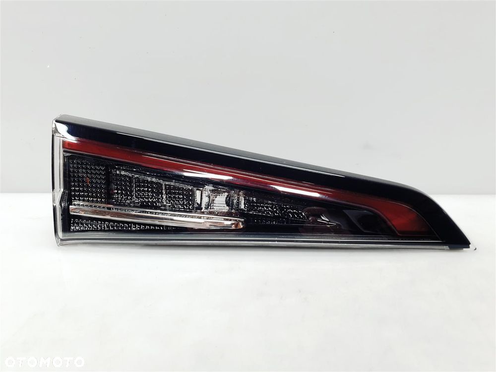 TOYOTA COROLLA E21 KOMBI 18r+ LEWA LAMPA TYŁ W KLAPĘ ORY EU !!! 02431 - 1