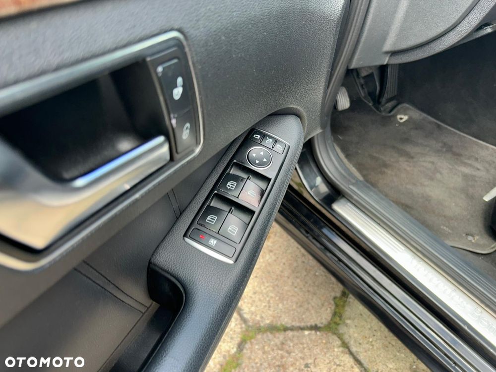 Mercedes-Benz Klasa E 200 CDI DPF BlueEFFICIENCY 7G-TRONIC Elegance - 19