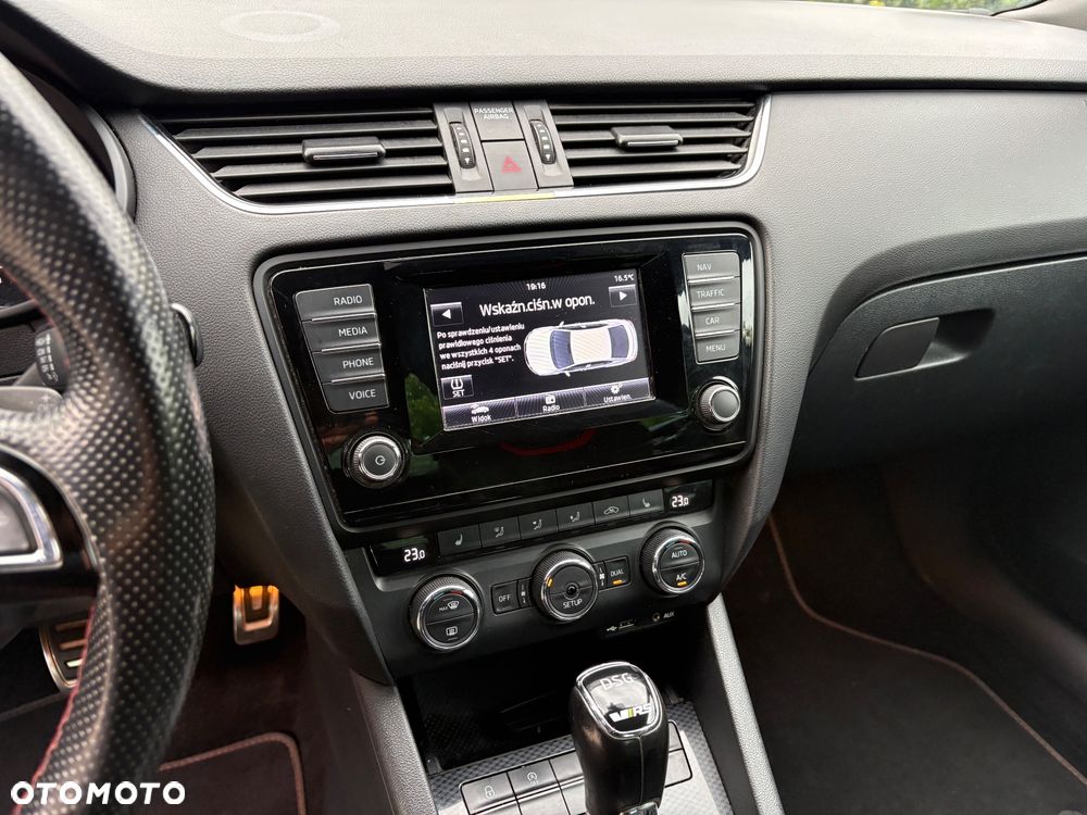 Skoda Octavia 2.0 TDI RS DSG - 22