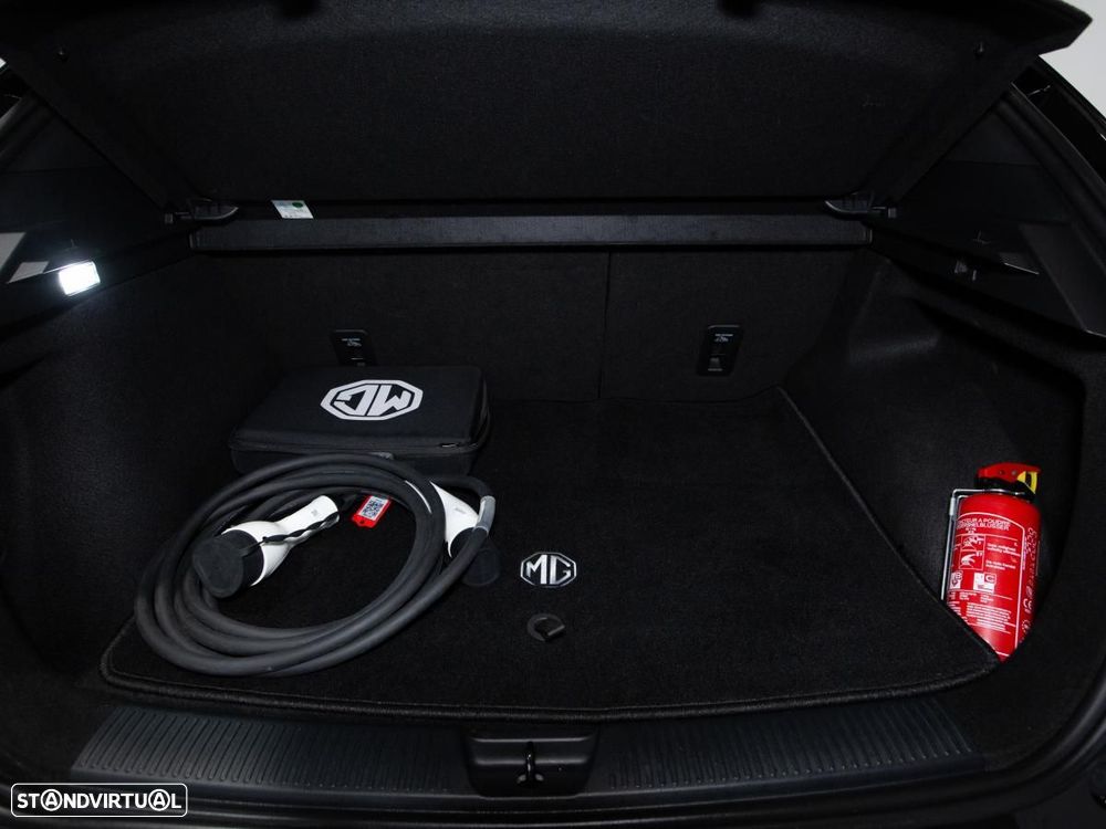 MG MG4 64 kWh Luxury - 12
