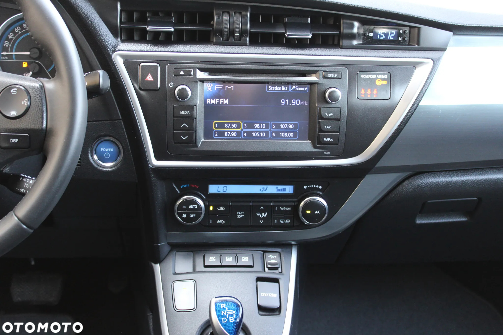 Toyota Auris 1.8 VVT-i Hybrid Automatik Touring Sports Design Edition - 8