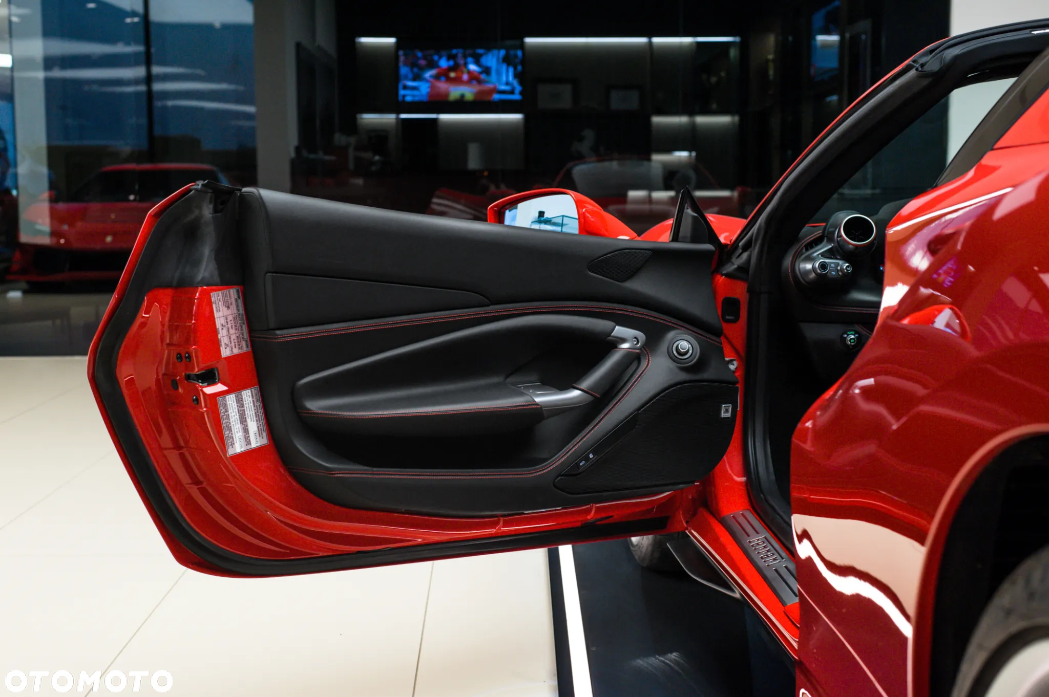 Ferrari F8 Spider - 15
