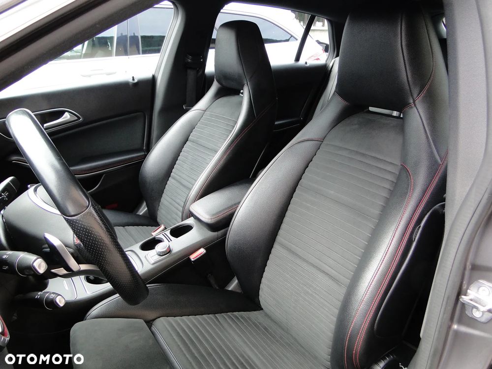 Mercedes-Benz CLA 200 7G-DCT AMG Line - 13
