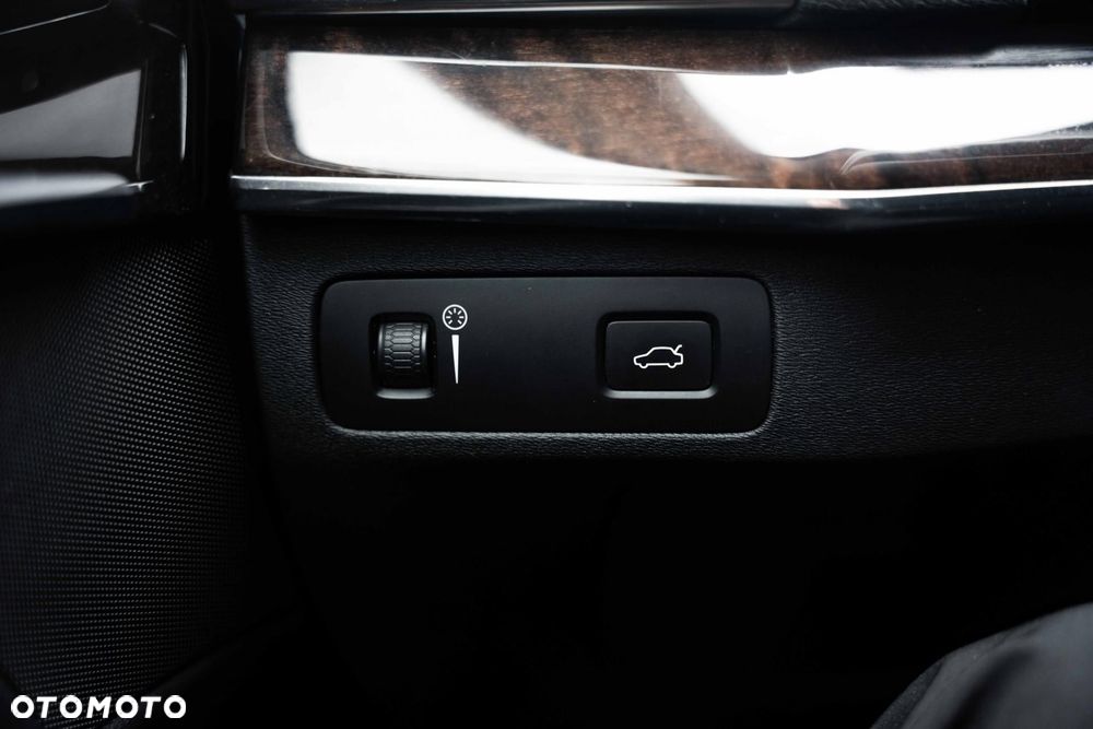 Volvo XC 90 T6 AWD Momentum - 33