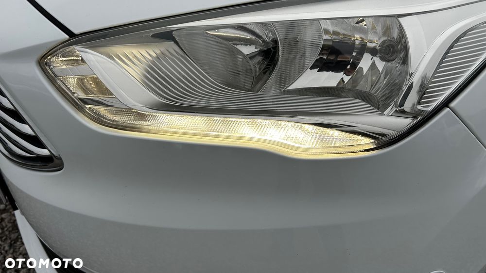 Ford C-MAX 2.0 TDCi Start-Stop-System Titanium - 24