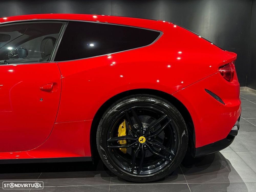Ferrari FF - 6