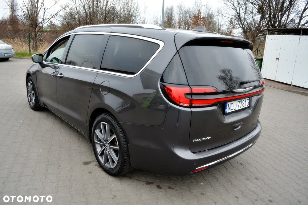 Chrysler Pacifica - 4