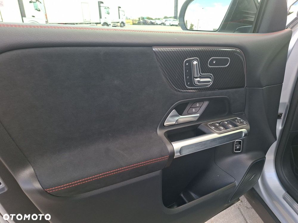 Mercedes-Benz GLB - 19