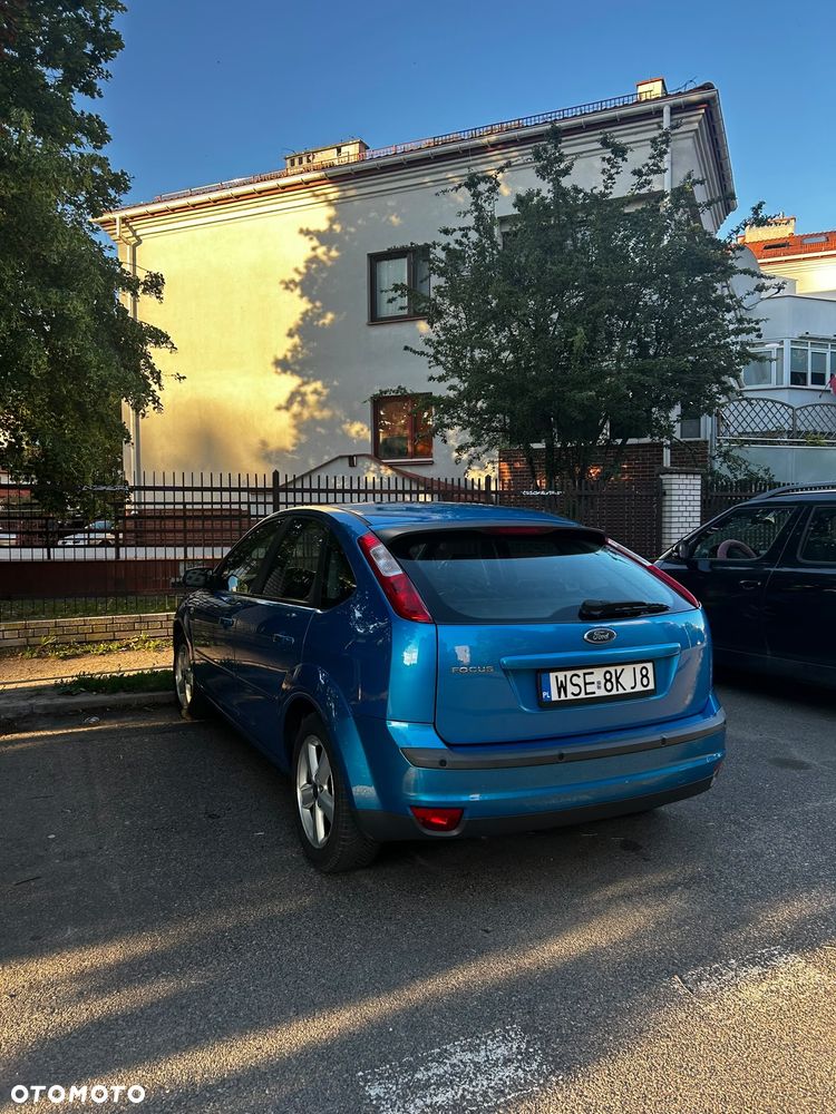 Ford Focus 2.0 Ghia - 3