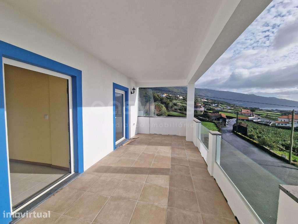 Moradia T3 Recuperada Santa Bárbara, Ribeiras, Lajes do Pico - Grande imagem: 2/22