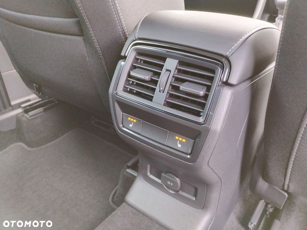 Skoda Karoq 1.5 TSI ACT Sportline DSG - 18
