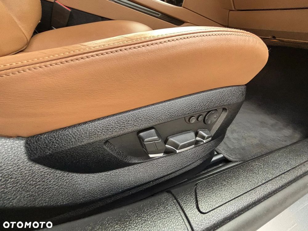BMW Seria 7 740d xDrive - 12