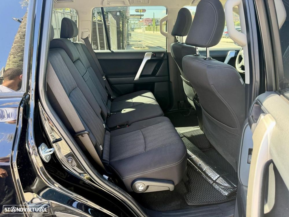 Toyota Land Cruiser Prado - 9