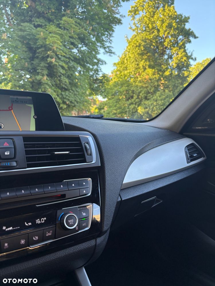 BMW Seria 1 118d Sport Line - 26