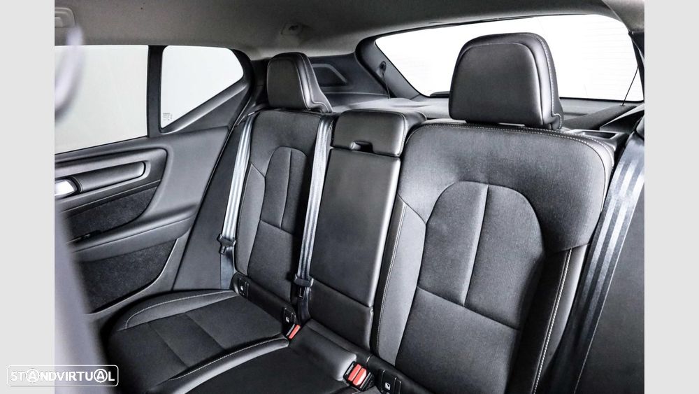 Volvo XC 40 1.5 T3 Momentum Plus - 18