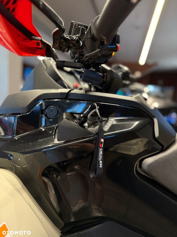 Can-Am Outlander - 12