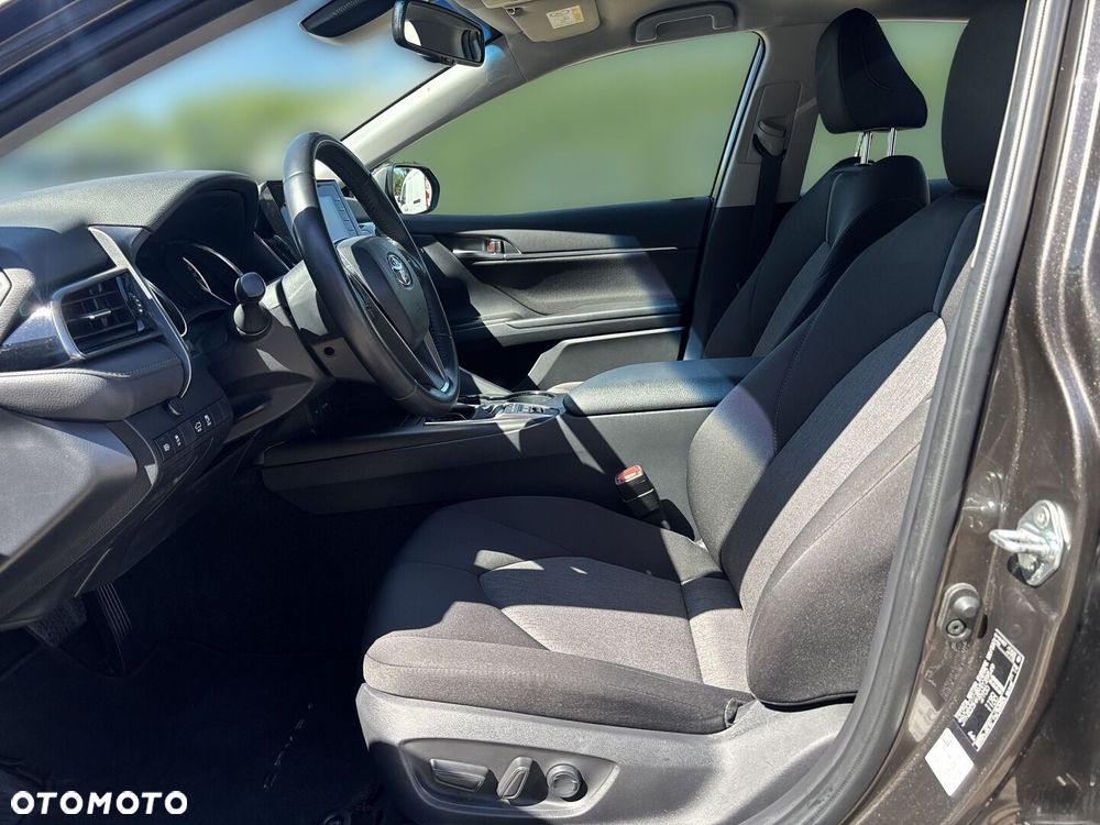 Toyota Camry 2.5 Hybrid Comfort CVT - 17