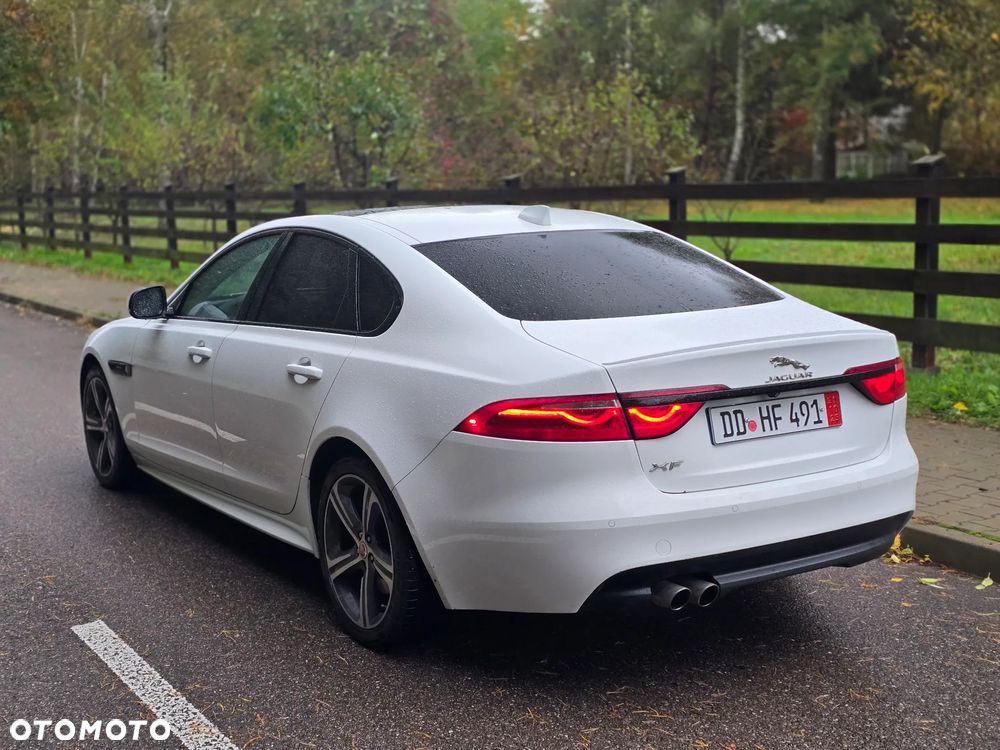 Jaguar XF 2.0 i4D AWD R-Sport - 16