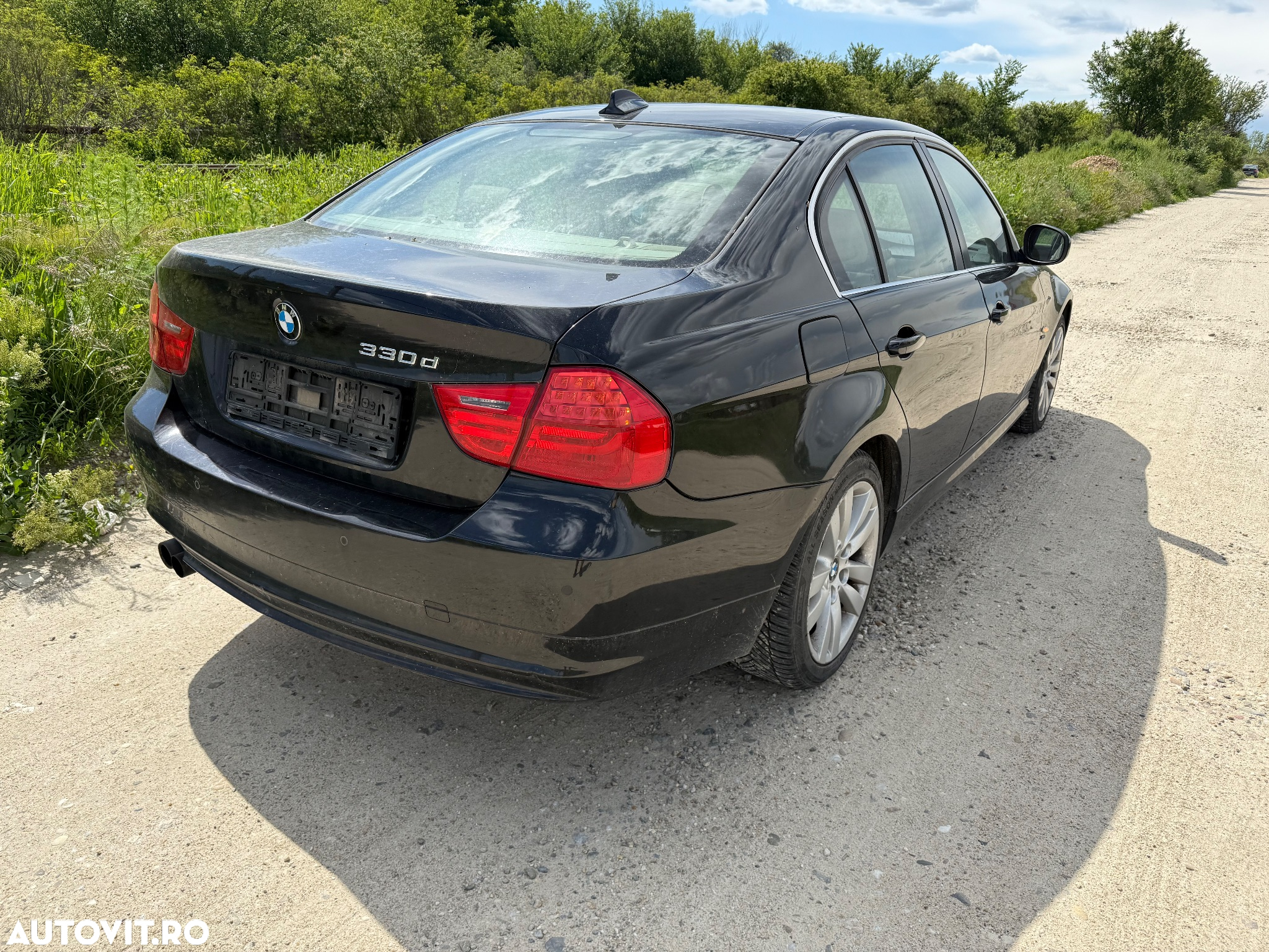 Dezmembrări BMW e90 LCI facelift 2010 330dx N57 180 kw 245 hp manual 4x4 xenon navigație mare interior crem trapă - 3