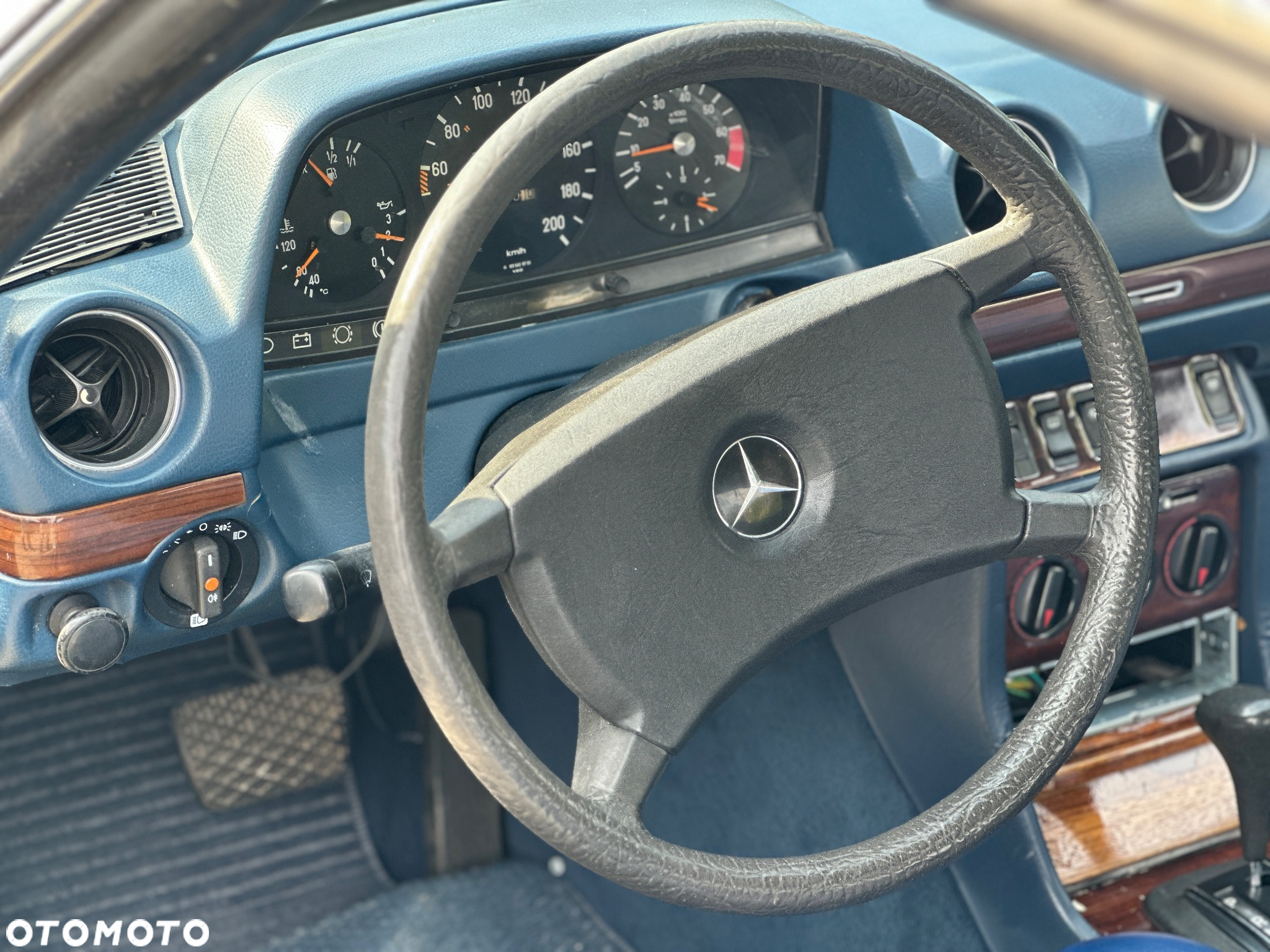 Mercedes-Benz W123 - 19