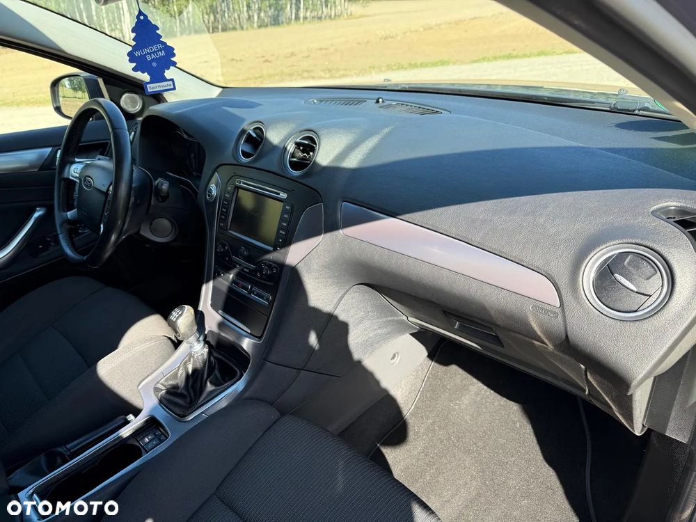 Ford Mondeo 2.0 TDCI Champions Edition - 27