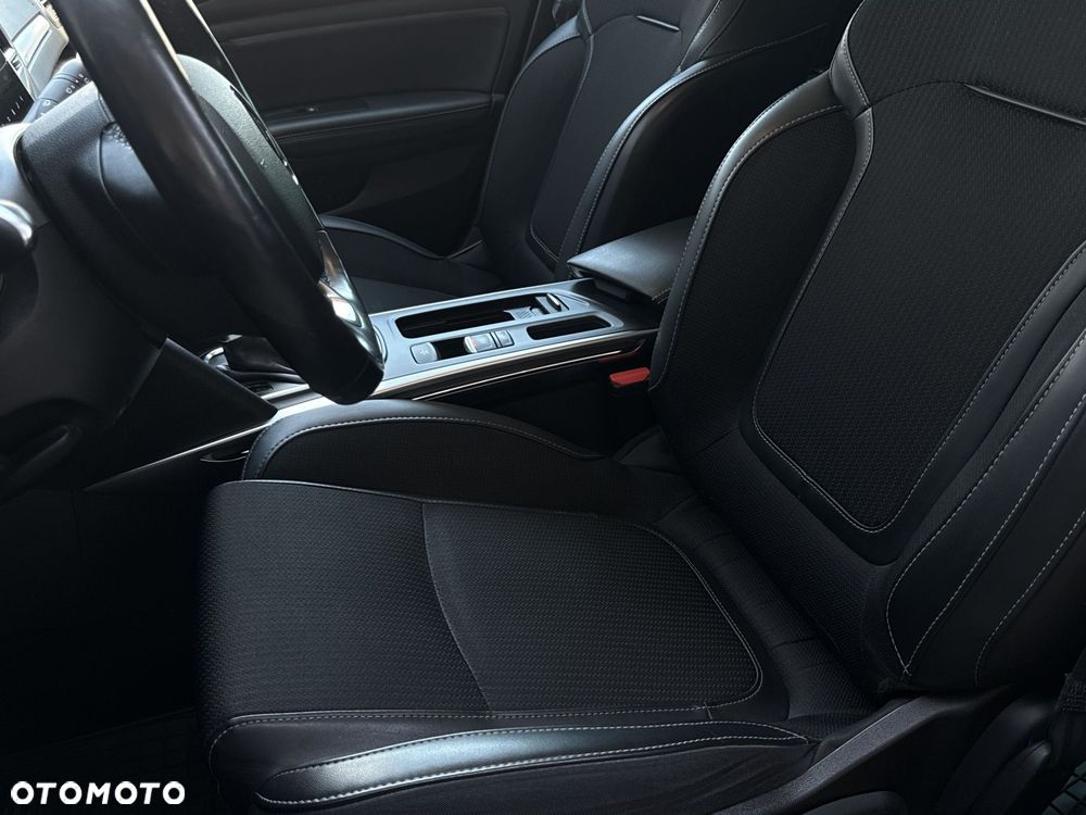 Renault Megane 1.3 TCe FAP Techno EDC - 11