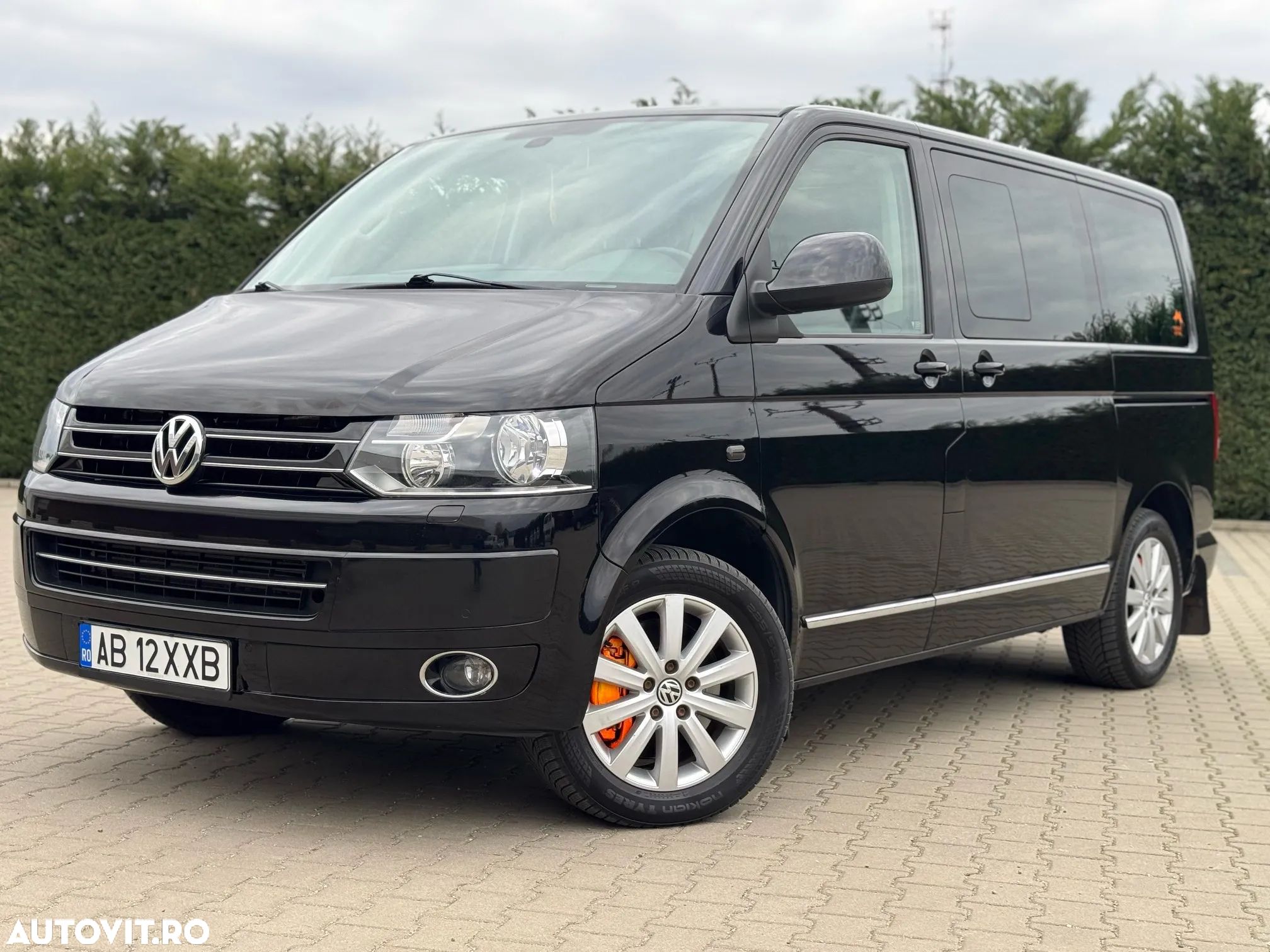 Volkswagen Multivan - 1