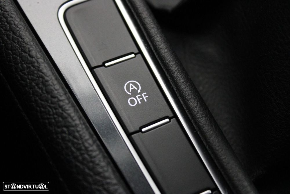 VW Golf Variant 1.6 TDi Confortline - 23