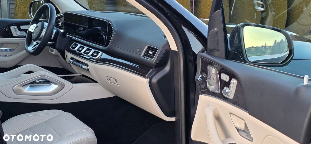 Mercedes-Benz GLS - 12