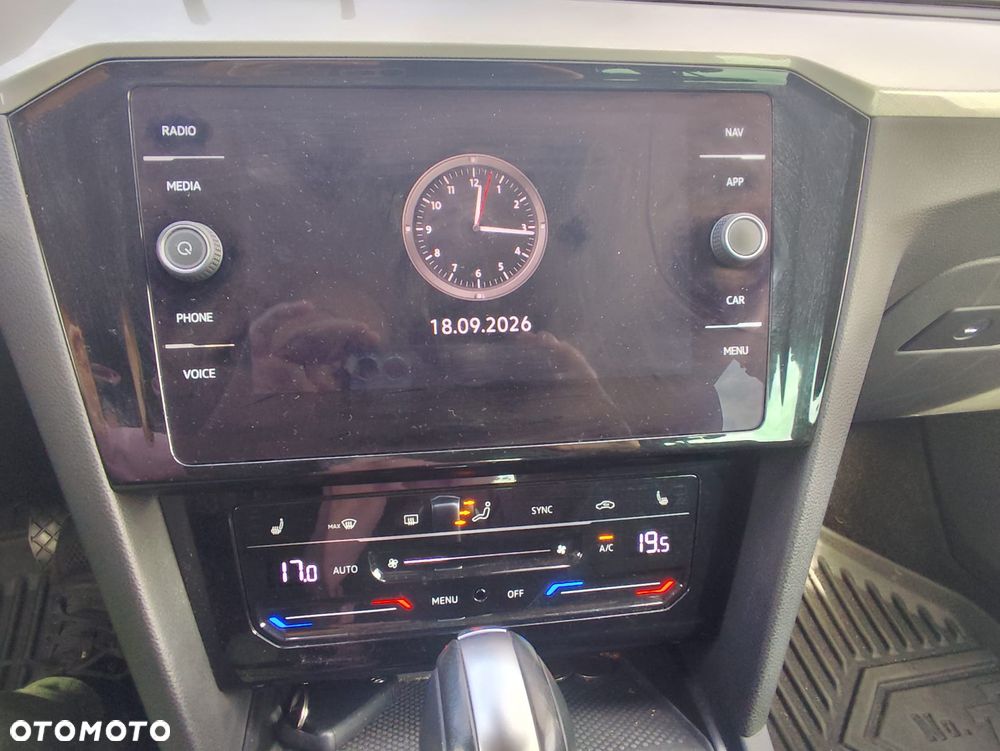 Volkswagen Passat - 22