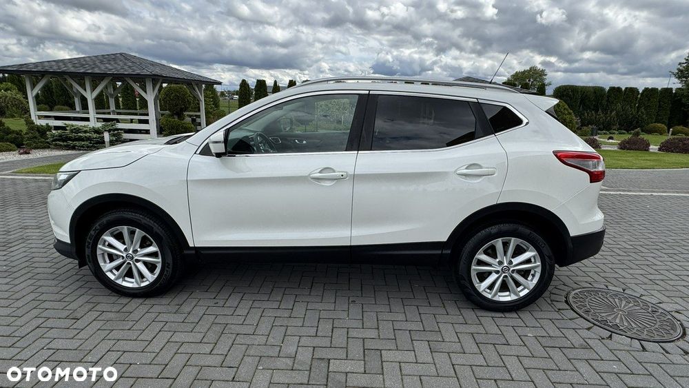 Nissan Qashqai 1.5 dCi TEKNA - 11