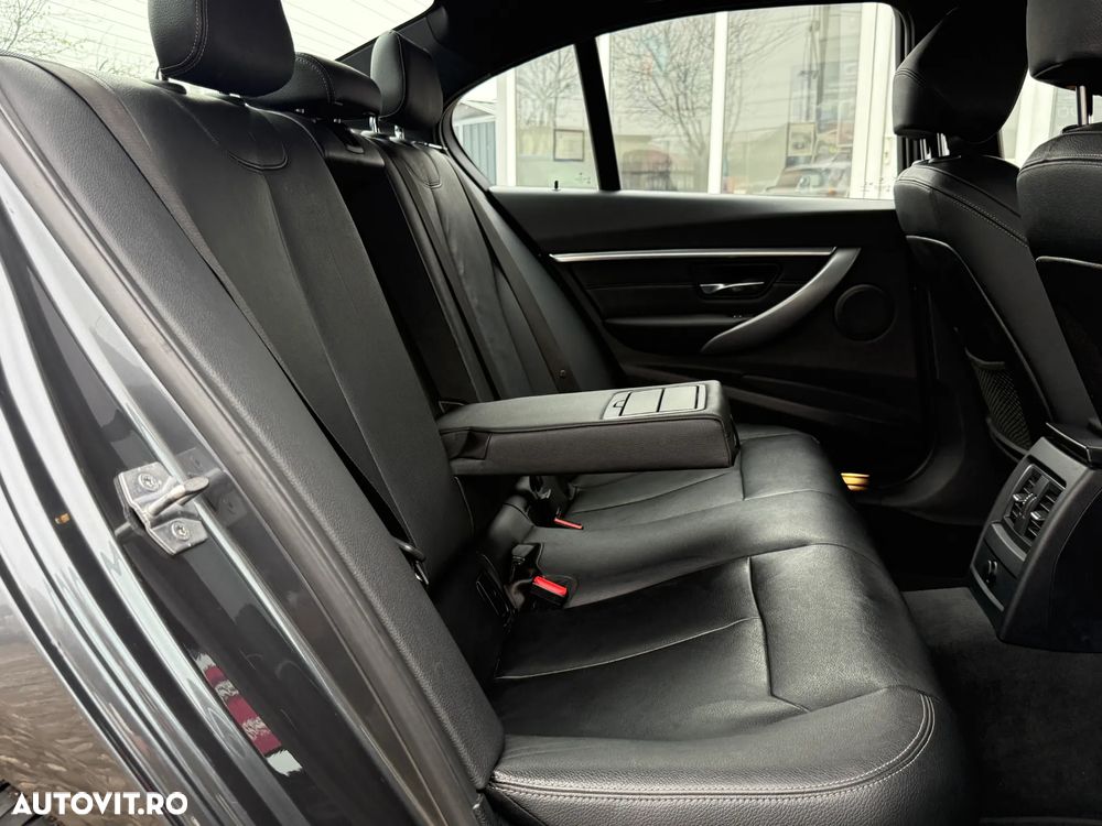 BMW Seria 3 320i Aut. Edition M Sport Shadow - 17