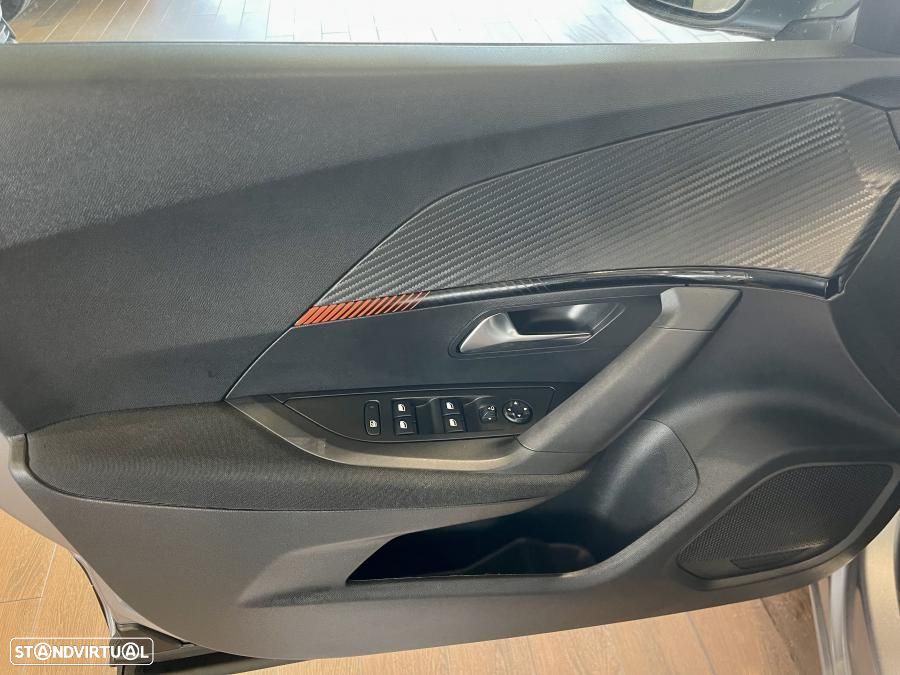 Peugeot 2008 1.2 PureTech Active Pack - 22