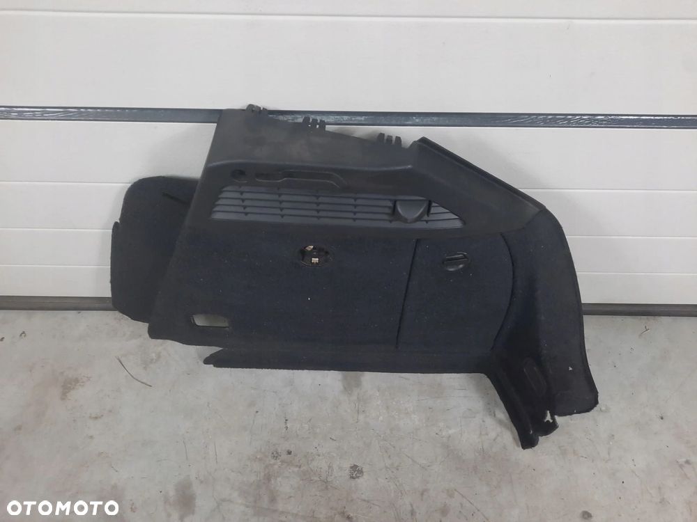 AUDI A3 8V BOCZEK BAGAŻNIKA PRAWY 8V3863880B - 2