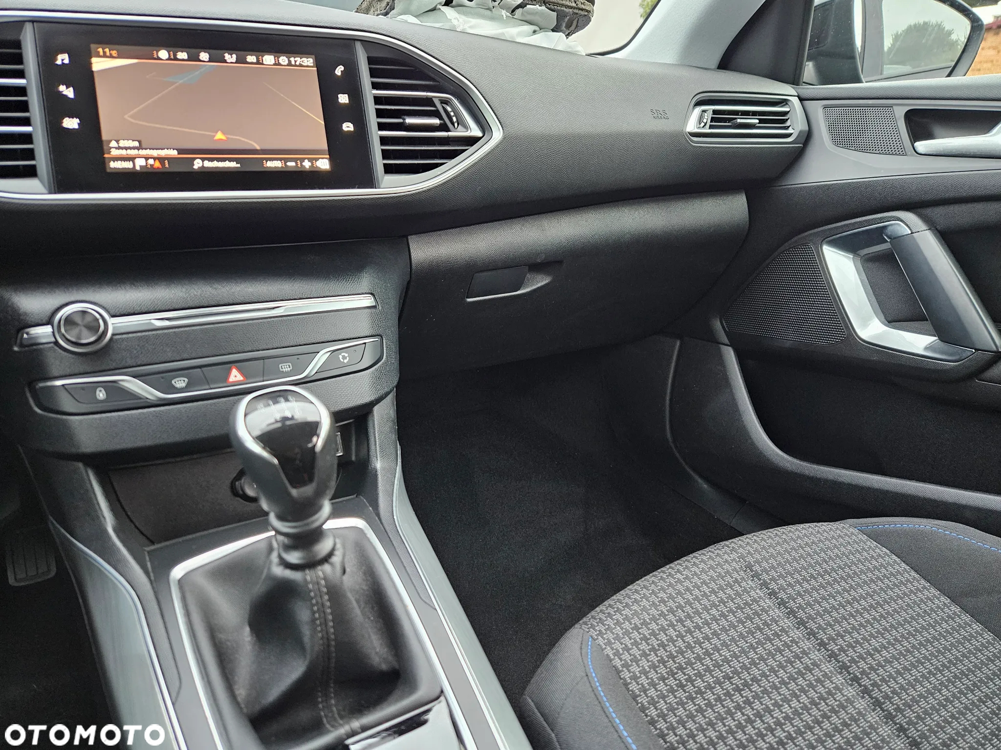 Peugeot 308 1.2 PureTech Allure S&S - 18
