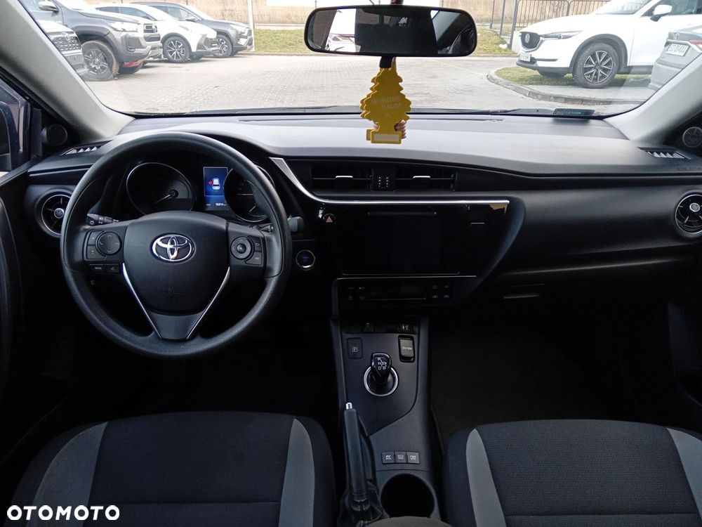 Toyota Auris - 15