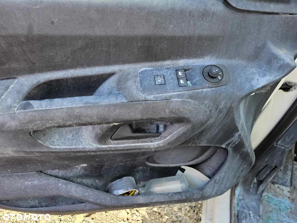 Opel COMBO  1.2 BENZYNA  BERLINGO PARTNER - 13