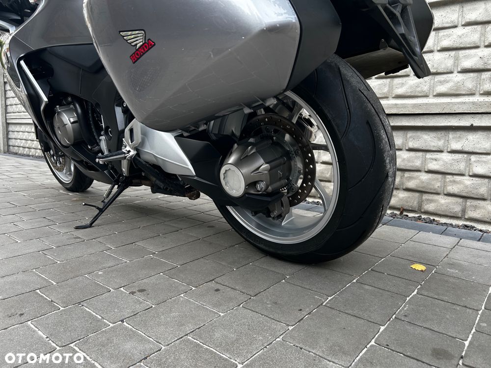 Honda VFR - 17