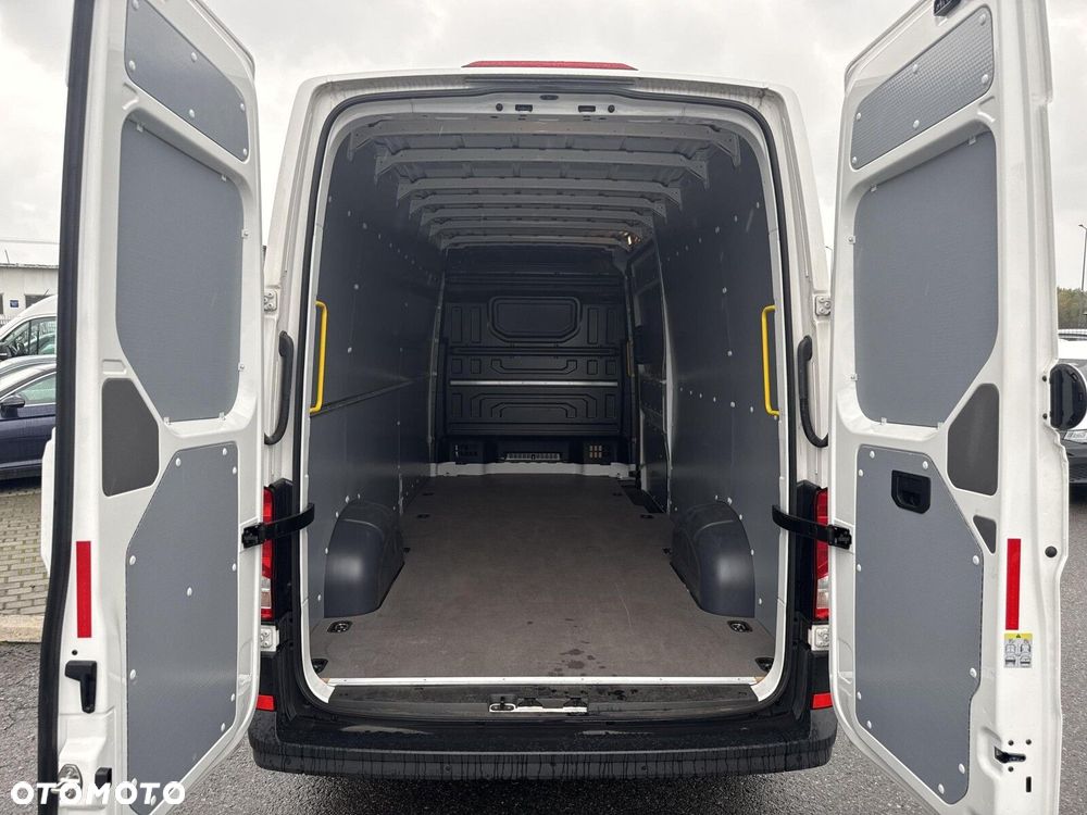 Volkswagen Crafter 35 2.0 TDI L4H3 4490 140 KM - 21